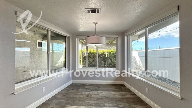 Building Photo - 13930 Hidden Valley Rd