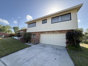Building Photo - 2352 Armour Ct