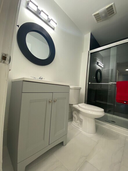 Building Photo - 1919 Prairie Sq