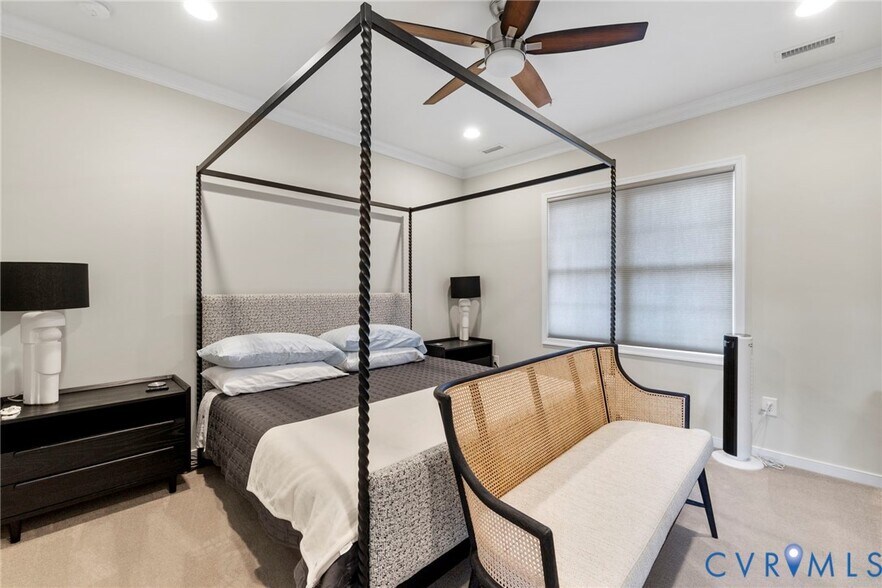 Building Photo - 3920 Village Commons Walk