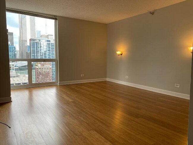 Building Photo - 200 N Dearborn St