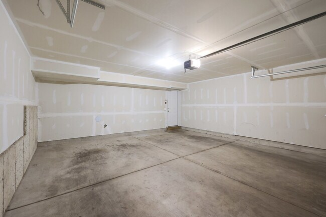 Building Photo - 64 Village Station Ln