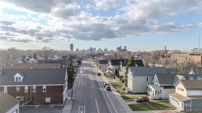 Building Photo - 901 South Park Ave