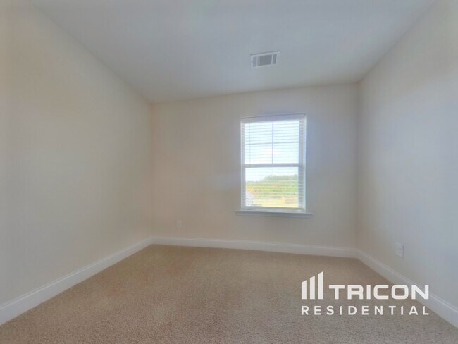 Building Photo - 446 Cantrell Dr