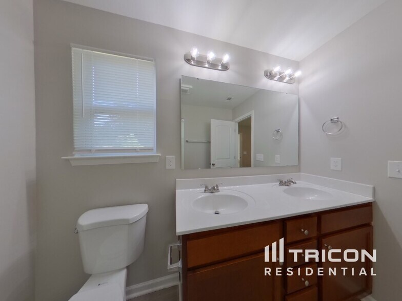 Building Photo - 1551 Peabody Court