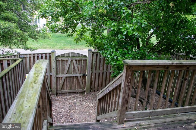 Building Photo - 204 Michele Cir