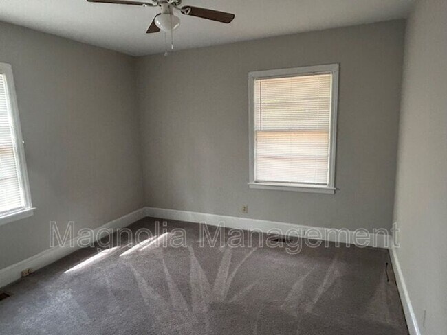 Building Photo - 930 Buckhorn St