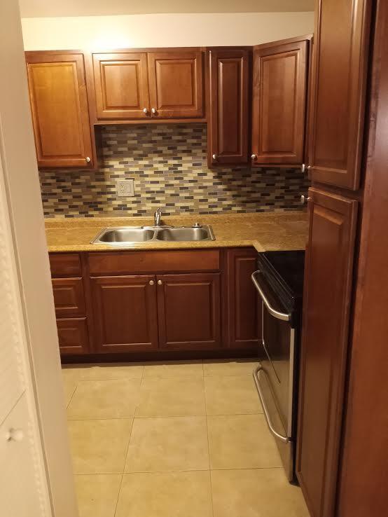 Building Photo - 512 Gardens Dr