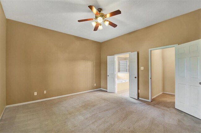 Building Photo - 26011 N Lakefair Dr