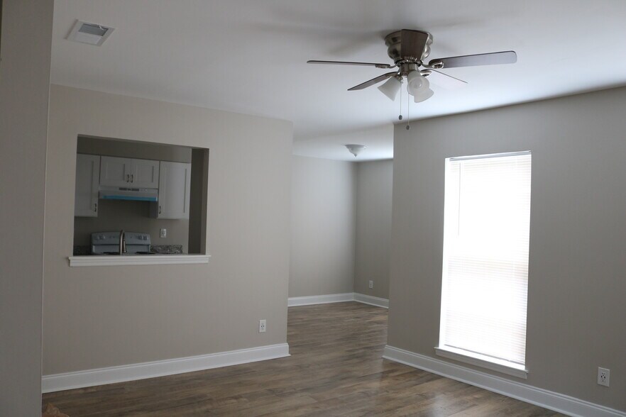 Primary Photo - 114 Westscott Dr