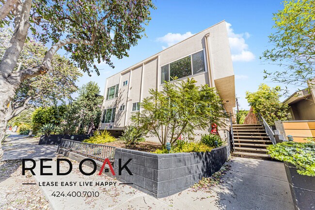 Building Photo - 819 N Edinburgh Ave