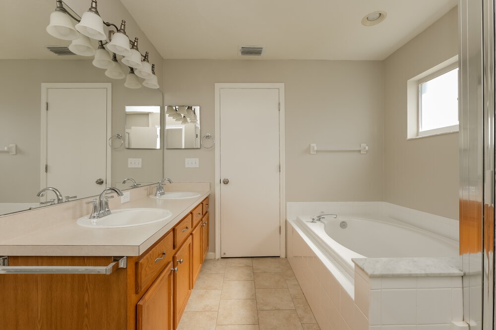 Building Photo - 1106 Summer Breeze Dr