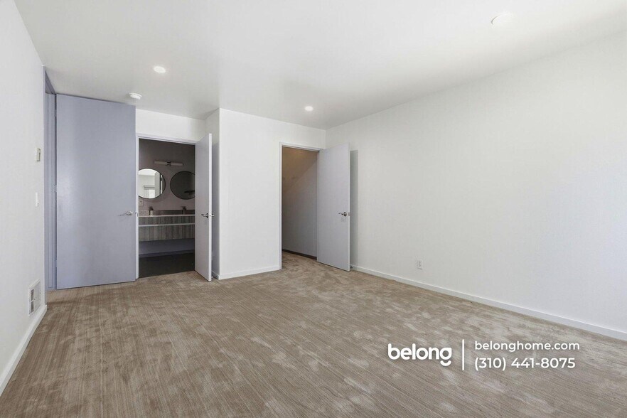 Building Photo - 5950 Canterbury Dr