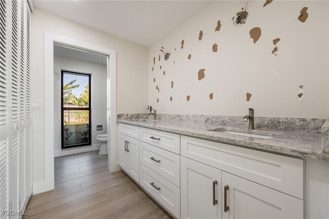 Building Photo - 5308 Shalley Cir E