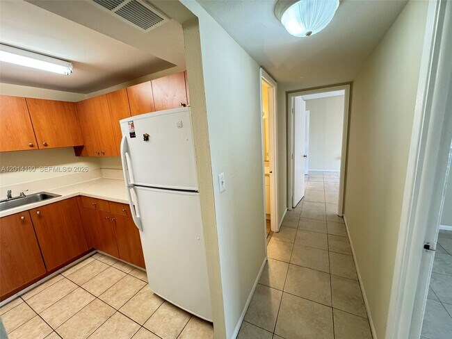 Building Photo - 415 Executive Center Dr