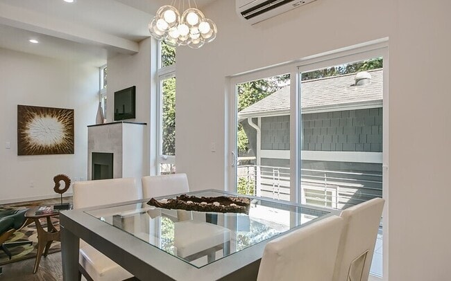 Building Photo - 3516 NE 87th St