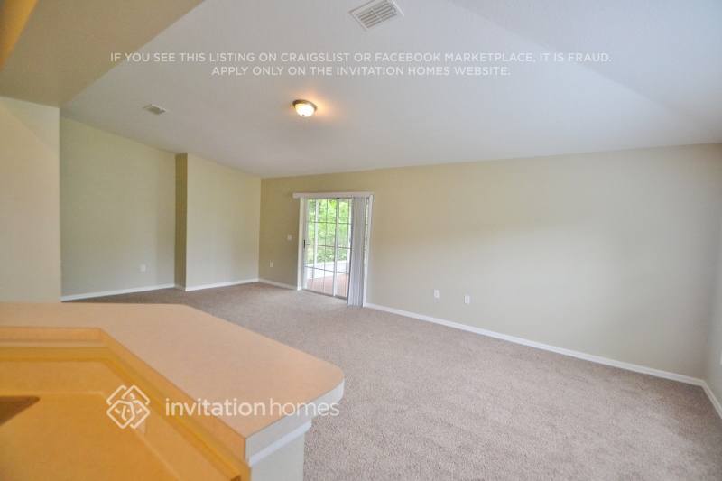 Building Photo - 992 Vanderbilt Dr