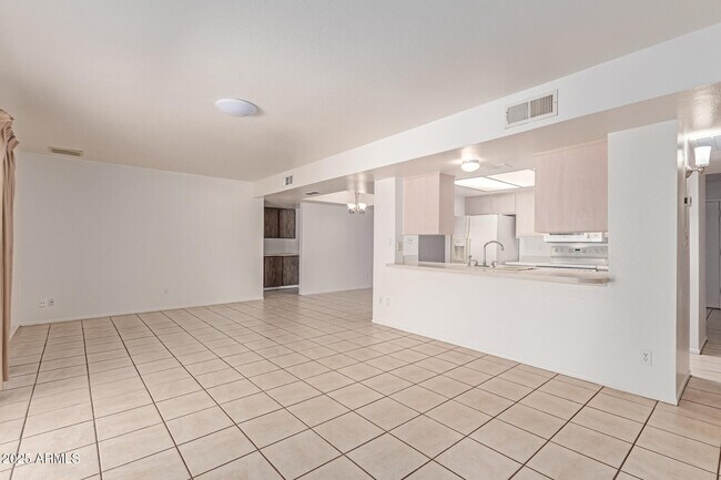 Building Photo - 5528 W Calavar Rd