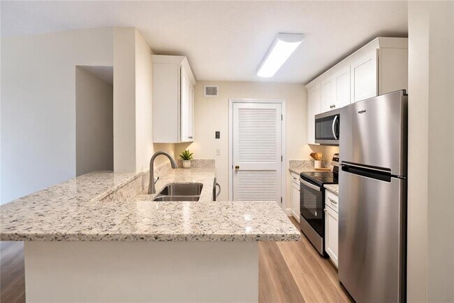 Building Photo - 310 Granville Ct