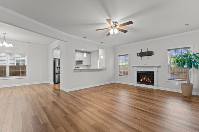 Building Photo - 824 Somb Moore Ways