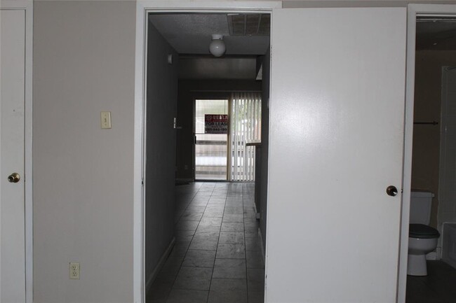 Building Photo - 6001 Reims Rd