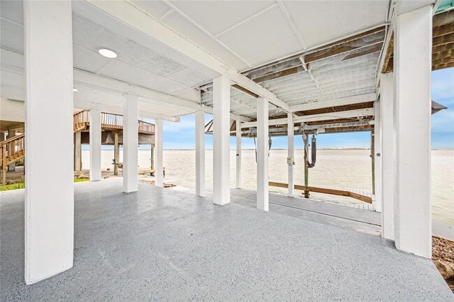 Building Photo - 1322 Outrigger St