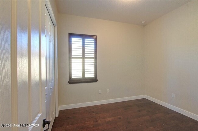 Building Photo - 3381 Thurloe Dr