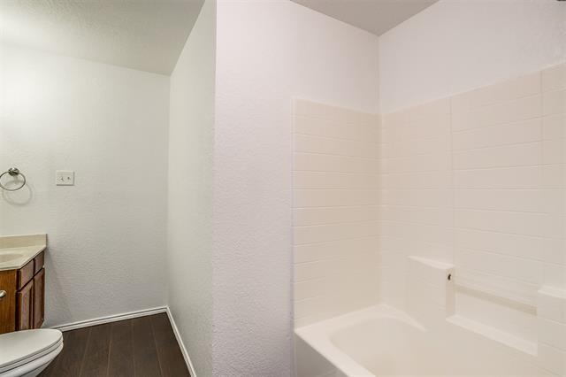 Building Photo - 1618 Sabine Dr