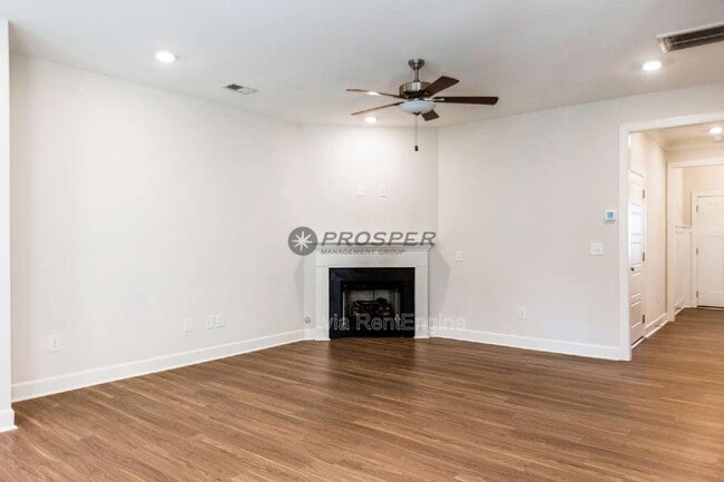 Building Photo - 16 Jaycee Ct