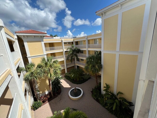 Building Photo - Furnished/Short Term Rental ** Available 5/1/26 ** 3 Bed/2 Bath Condo ** Punta Gorda ** $2,750/mo...