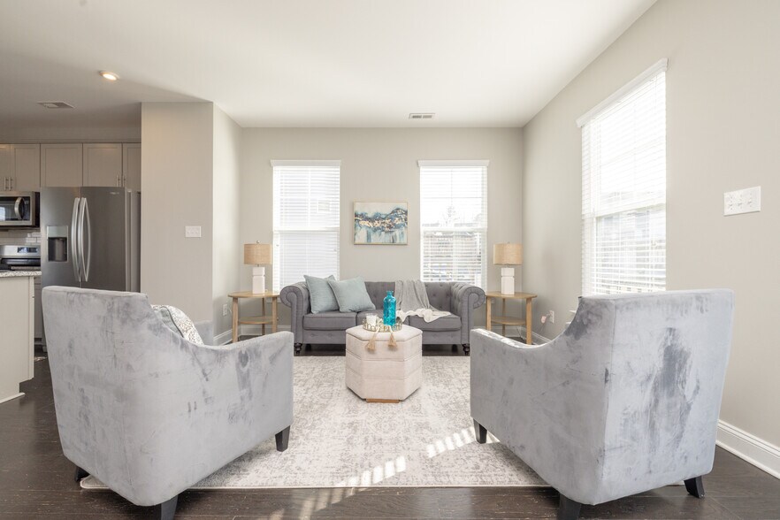 Building Photo - 6418 Cassia Loop