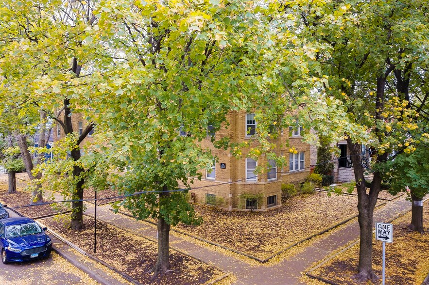 Building Photo - 3704 N Hoyne Ave