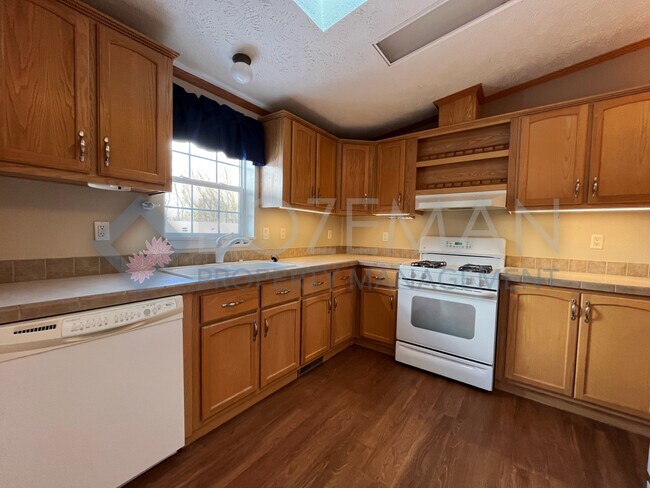 Building Photo - 6800 Bridger Canyon Dr