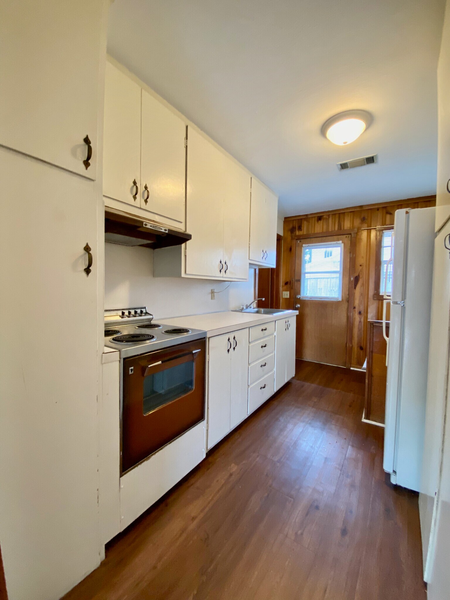 Building Photo - 207 Auburn Dr
