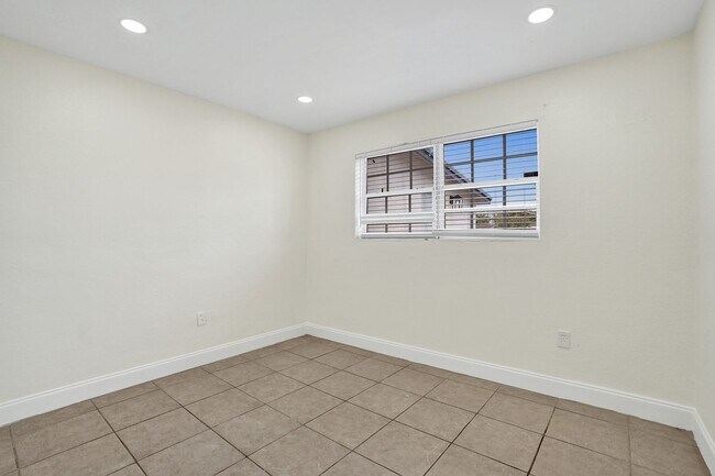 Building Photo - 4BR Corner Home (4th from FL Room) | No HOA | Large Fenced Yard | Move-In Ready