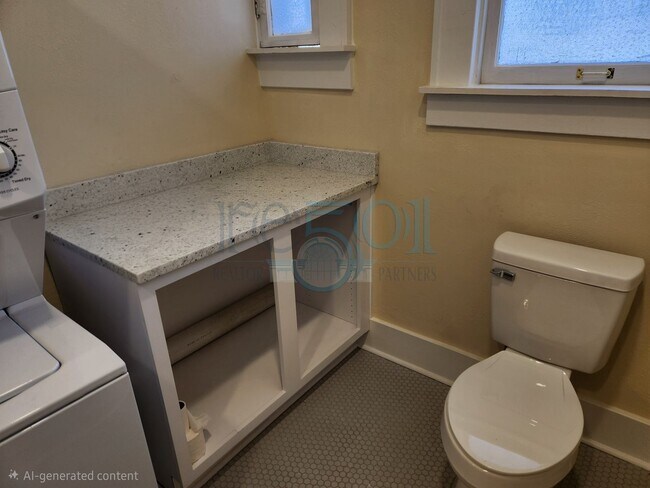 Building Photo - Newly Renovated Immaculate Apartment In Hillcrest!!!!! Just Blocks from UAMS!!