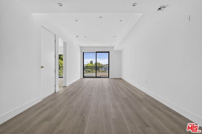 Building Photo - 1808 Lincoln Blvd