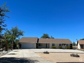 Building Photo - Centrally Located Home in Victorville