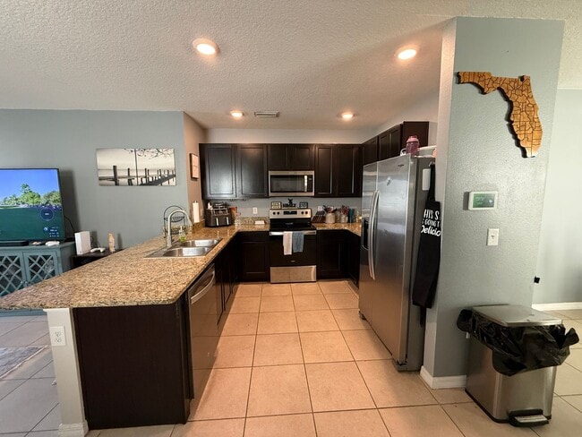 Building Photo - 3 Bedroom 2 Bath Single-Family Home (Garden Village)