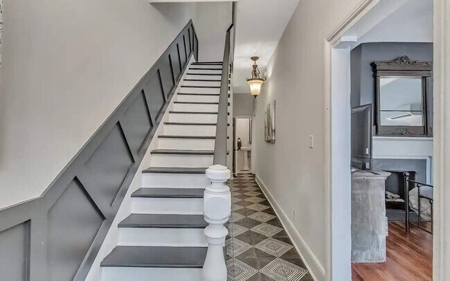 Building Photo - 515 E Huntingdon St