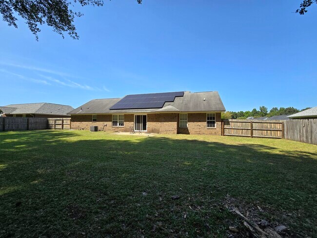Building Photo - 3275 Oleander Dr