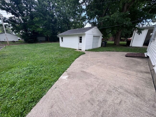 Building Photo - House in Paducah City Limits