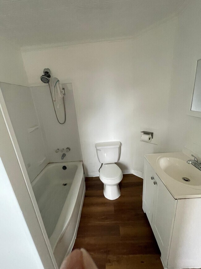 Building Photo - 7 Shedds Ave