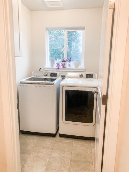 Building Photo - 1903 SE Silktassel Wy