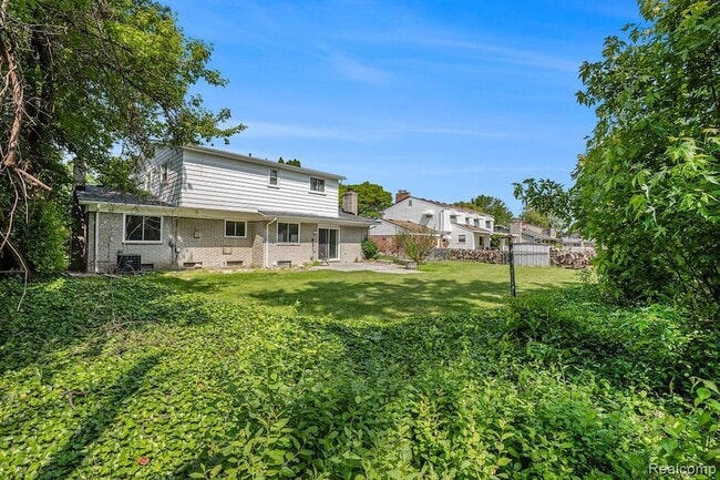Building Photo - 17346 Fairway