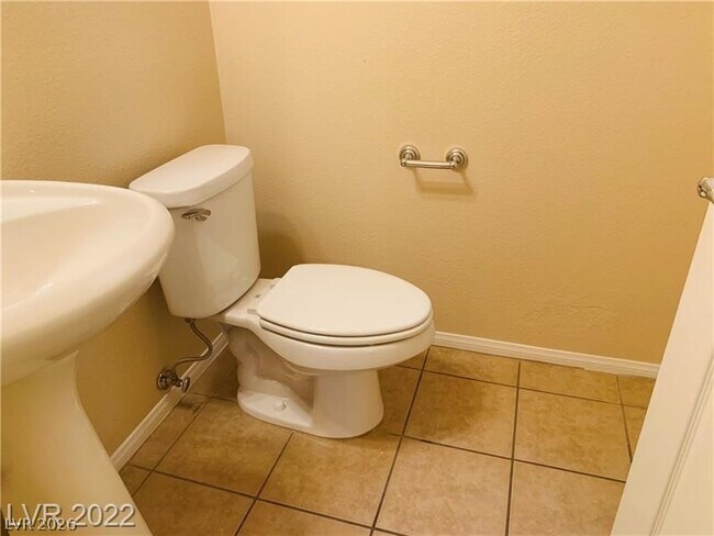 Building Photo - 5506 Spiceberry Dr