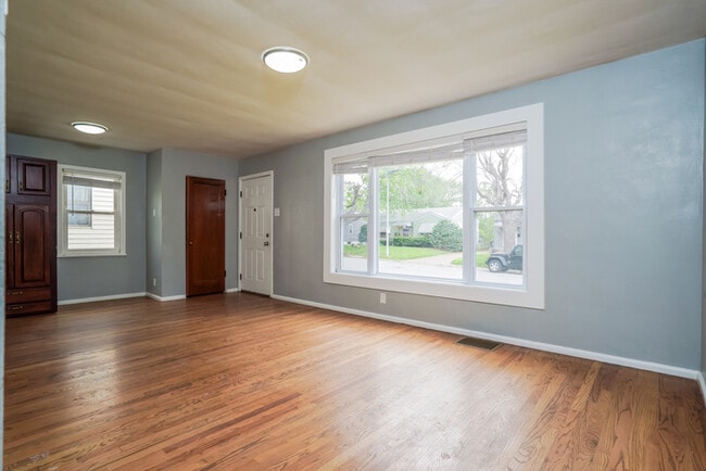 Building Photo - Fantastic 3bd/1ba home! Let yourself in!