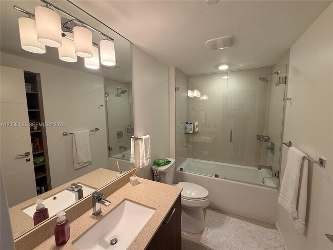 Building Photo - 5300 Paseo Blvd