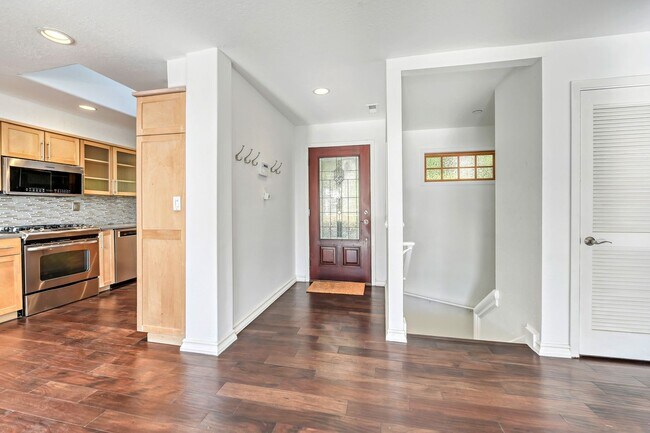 Building Photo - Updated Mid-Century 4BR / 2.5BA Daylight Ranch w/ Panoramic Views, Double Decks, A/C + 2-Car Garage
