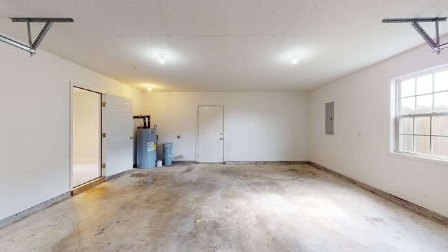 Building Photo - 504 Sumrell Way